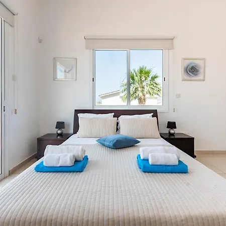 Villa Alysia By Ezoria Villas Coral Bay Exterior photo